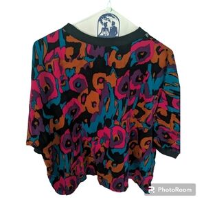 Colorful Print Top/Blouse.